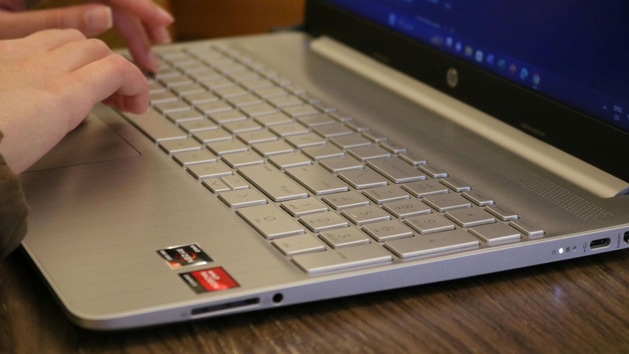 Featured image representing how to enable and turn on Bluetooth in Windows. (Source: Pexels).