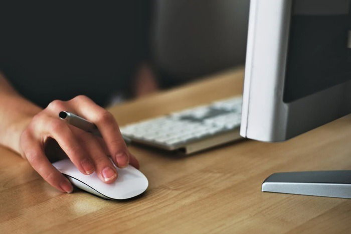 Bluetooth wireless mouse for working besides a laptop.