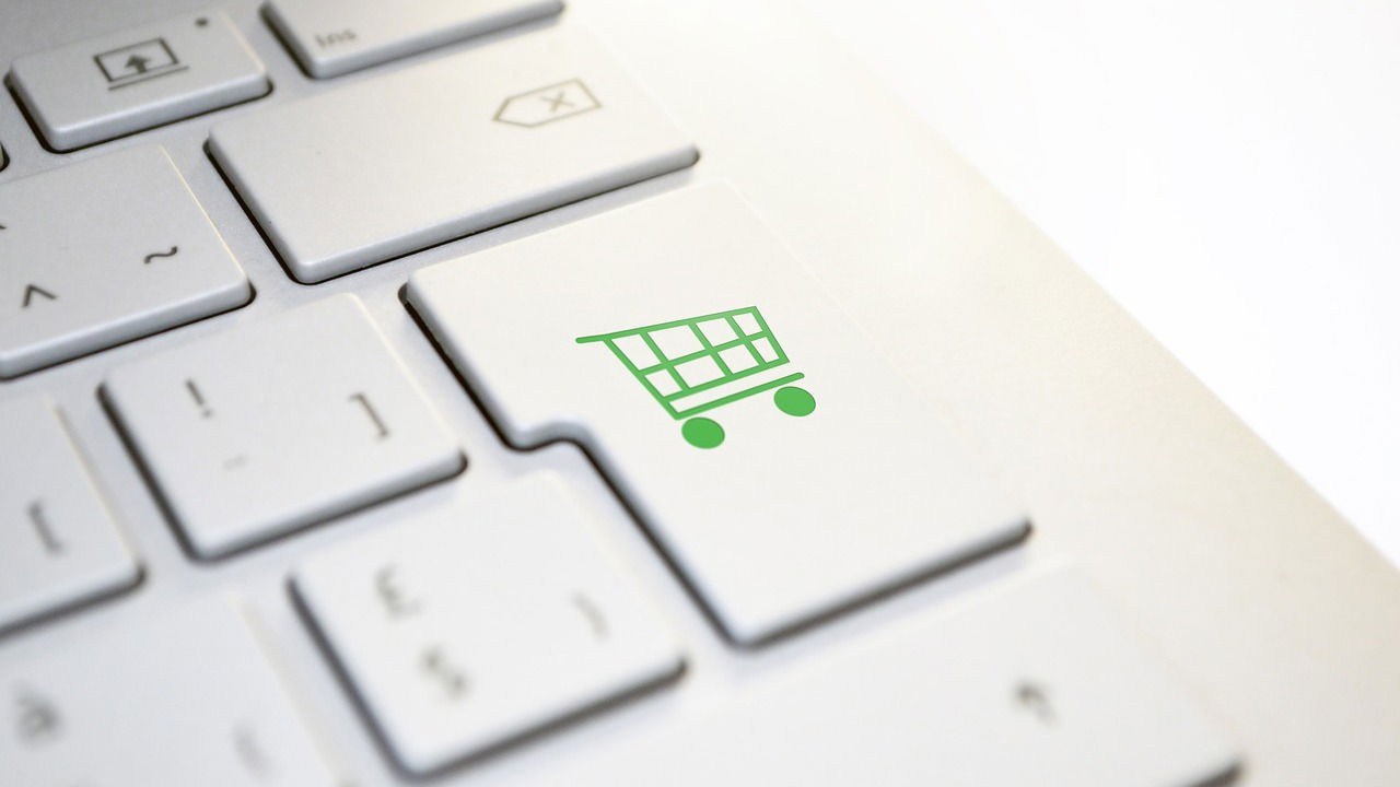 Shopping cart key on a keyboard